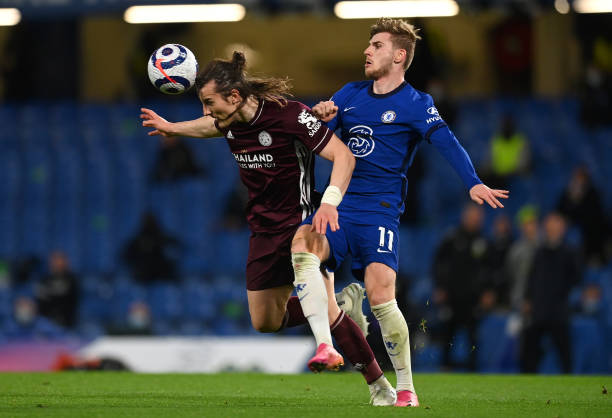 在赛场上充 在赛场上充